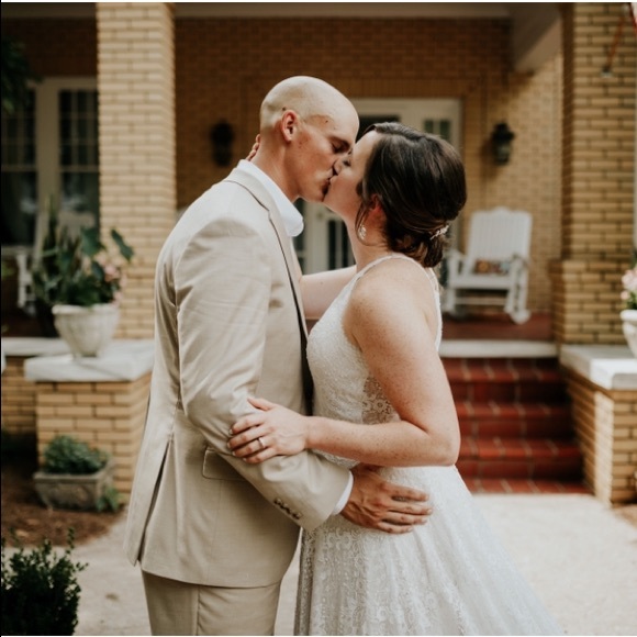 Meet your Posher, Devin - Picture 2 of 4